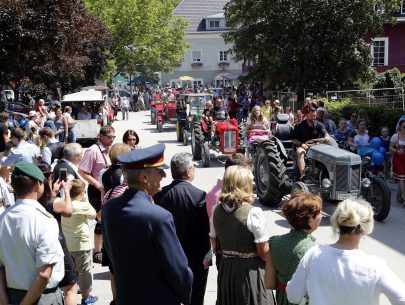 Der Festzug führt vom Zentrum zur Schlosswiese