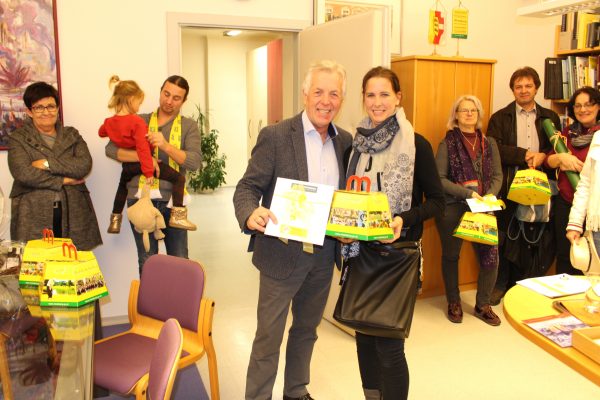 Kerstin Imishti ( Schwiegertochter von Frau Ecker Christine) mit LAbg. Bürgermeister Herbert Gaggl