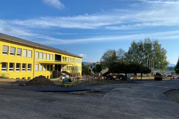 VS Moosburg Vorplatz