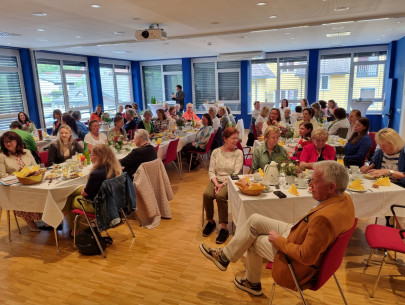 Frühstückstische mit BGM