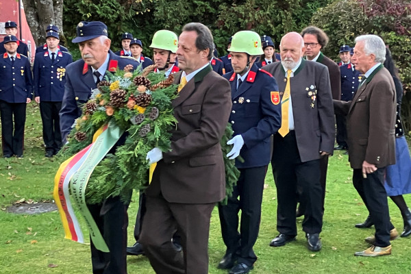 10.10., Kranzniederlegung